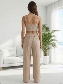 Conjunto de dos piezas de mujer, crop top de tirantes y pantalón largo corte recto pierna ancha fluida tejido ligero , tela texturizada, ajuste cómodo, ideal para looks casuales, playa, vacaciones y outfits relajados día noche casual, urbano, jardín primavera verano - Mocha - Ver 5