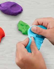 Hasbro Kinder Modellierton Set, 15 Mini Farbdosen in Party Tasche + Geschenkanhänger, weiches Knete für kreatives Spiel, perfekt als Partytüte, Klassenpreise, Osterkorb Füllungen, für Kleinkind Alter 2+ - Verschiedenfarbig - Übersicht 8