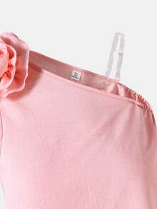 SHEIN 这是一套适合年轻女孩的两件套服装。它包括一件短款针织衫，领口呈斜裁设计；以及一条宽松的直筒裤，裤腰采用松紧带设计。这套服装非常适合女孩们在夏季的日常休闲时光或假期穿着。 - 粉色 - 查看 5