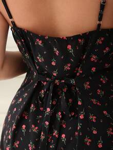 Solflare 2026春夏新款休闲日常穿着派对约会生日音乐节返校通勤度假情人节多场合连衣裙，吊带高腰露背黑色底红色碎花中长连衣裙，大码 - 彩色 - 查看 4