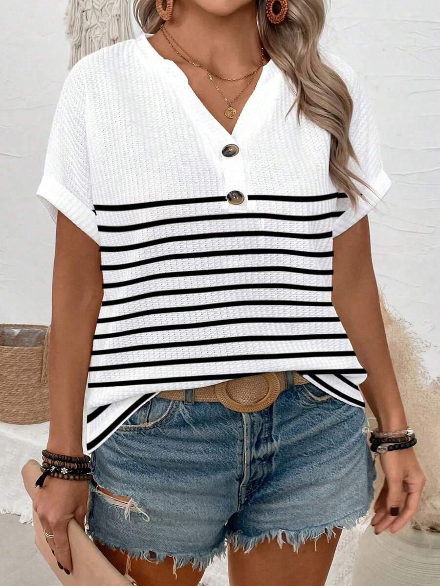 SHEIN Áo thun tay ngắn cổ chữ V kẻ sọc thời trang cỡ lớn cho nữ - trắng - Xem 1