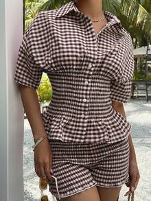 MainGRL 两件套休闲套装，包括格子衬衫领上衣和配套松紧腰短裤，棕色格子两件套，女士短袖两件套服装 - 棕色 - 查看 5