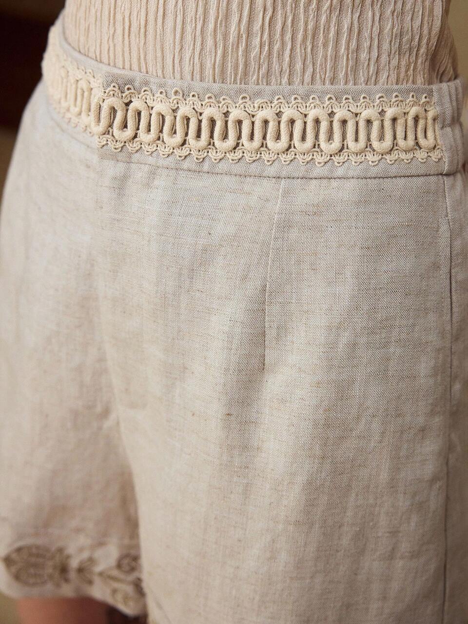 WOMEN'S NEW TENCEL LINEN EMBROIDERED CUFFED HEM VINTAGE STYLE SHORTS, SPRING/SUMMER