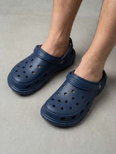 Zuecos Tipo Clog para Hombre con Correa Trasera Ajustable, Calzado Ligero de Espuma EVA con Perforaciones Transpirables, Suela Gruesa Antideslizante y Plantilla Cómoda, Ideales para Casa, Playa, Alberca, Jardín, Regadera y Uso Diario