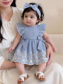 SHEIN LMoss Kids Vestido de verano casual y lindo con cuello Peter Pan bordado y rayas para bebé niña - Azul - Ver 10