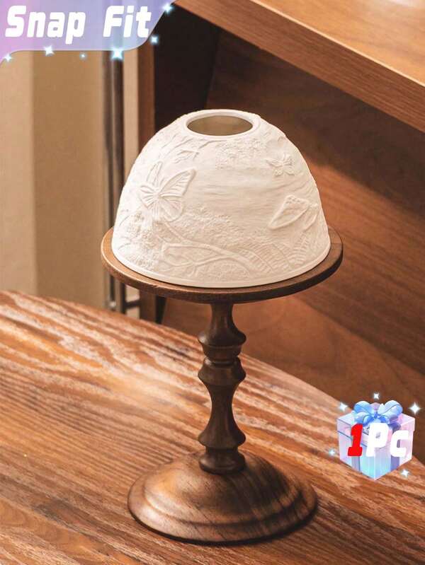 1个木质烛台，配骨瓷半透明盖，适用于餐厅、酒店和家庭，适合日常使用、婚礼季和派对，是一款温馨高档的烛台。