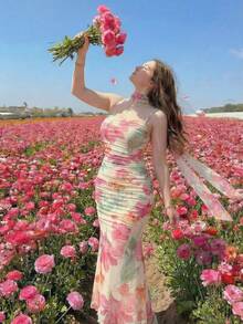 SHEIN MOD 大码夏季度假吊带围巾飘逸连衣裙，印花紧身连衣裙，沙滩派对装扮 - 彩色 - 查看 2