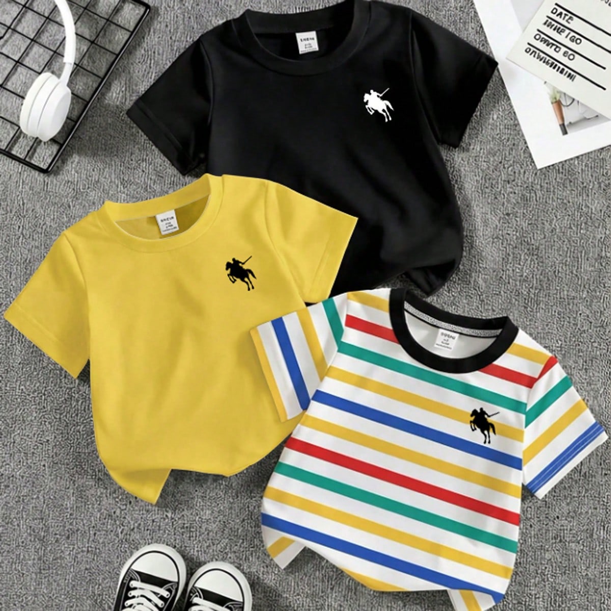 Piezas Camisetas de cuello redondo con rayas y estampado de caballero para niños, ropa casual deportiva y de calle, adecuada para primavera, verano y