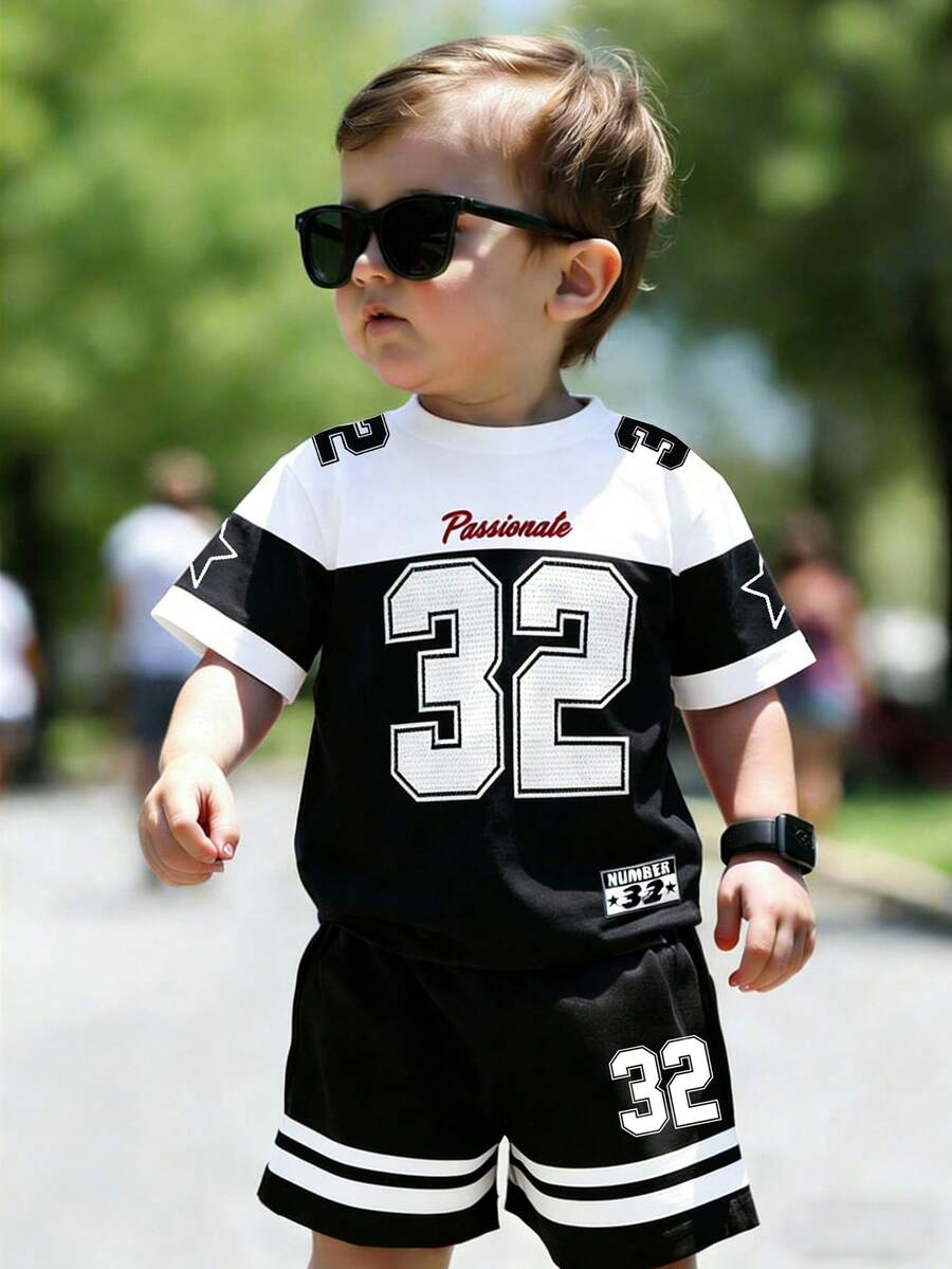1 Set Estilo deportivo casual para niños pequeños con camiseta de manga corta de cuello redondo con bloque de color y estampado numérico 32 y letra, y pantalones cortos a juego, adecuado para primavera/verano, actividades al aire libre, deportes, uso escolar - Multicolor - Ver 1