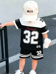 1 Set Estilo deportivo casual para niños pequeños con camiseta de manga corta de cuello redondo con bloque de color y estampado numérico 32 y letra, y pantalones cortos a juego, adecuado para primavera/verano, actividades al aire libre, deportes, uso escolar - Multicolor - Ver 4