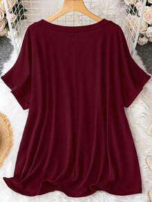 SHEIN CURVE+ 大码休闲简约V领宽松针织T恤裙 - 酒紅色 - 查看 2