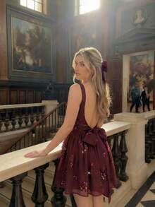 SHEIN MOD 大码复古酒红色亮片刺绣迷你连衣裙，适合春夏度假、假日约会，露背蝴蝶结装饰A字裙 - 酒紅色 - 查看 7