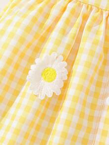 SHEIN Elladie kids Vestido de cuadros amarillos con volantes para niñas bebé, de tela suave y esponjosa, una prenda esencial para vacaciones y viajes de la nueva colección Primavera/Verano 2026, cómodo y versátil para salir o usar en casa - Multicolor - Ver 10