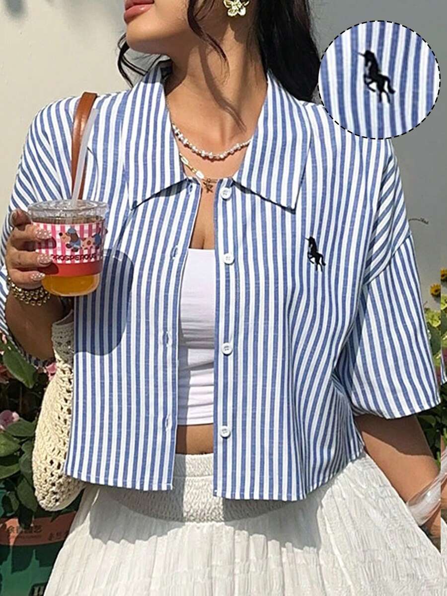 大码休闲条纹前开襟短袖衬衫，商务休闲女式上衣，女士流行穿搭衬衫，女士休闲上衣，夏季休闲时尚外套 - 藍白色 - 查看 1