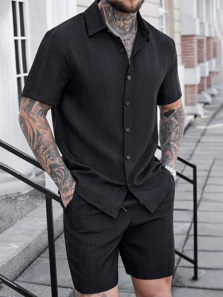Manfinity CasualCool Men's Solid Color Vertical Striped Textured Casual Short Sleeve Shirt And Shorts Set Ootd For Men Men Coord Set Shirt For Men Casual Black Outfit For Men - Black - View 1