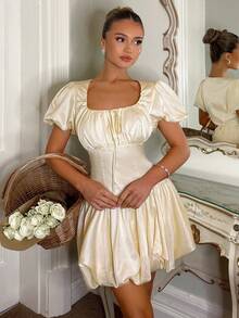 Glamine Charm Robe courte à manches courtes pour femmes, de couleur unie, avec nœud à l'avant et patchwork - Nude - Voir 4