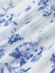 SHEIN 儿童夏季少女褶皱吊带蓝白碎花连衣裙配发带，夏季毕业典礼礼服，适合度假和外出穿着，可爱少女抹胸连衣裙，蓝白连衣裙，夏季修身连衣裙，蓝色碎花连衣裙，13岁少女波西米亚风夏季连衣裙，女士春季套装，夏季女装 - 藍白色 - 查看 6