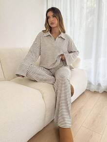 Siren Gaze Bộ đồ nữ 2 món gồm áo thun dài tay cổ chữ V tay trễ vai kẻ sọc dáng rộng và quần dài kẻ sọc cạp chun, bộ đồ len mùa đông, mùa thu/đông. - Màu be - Xem 7