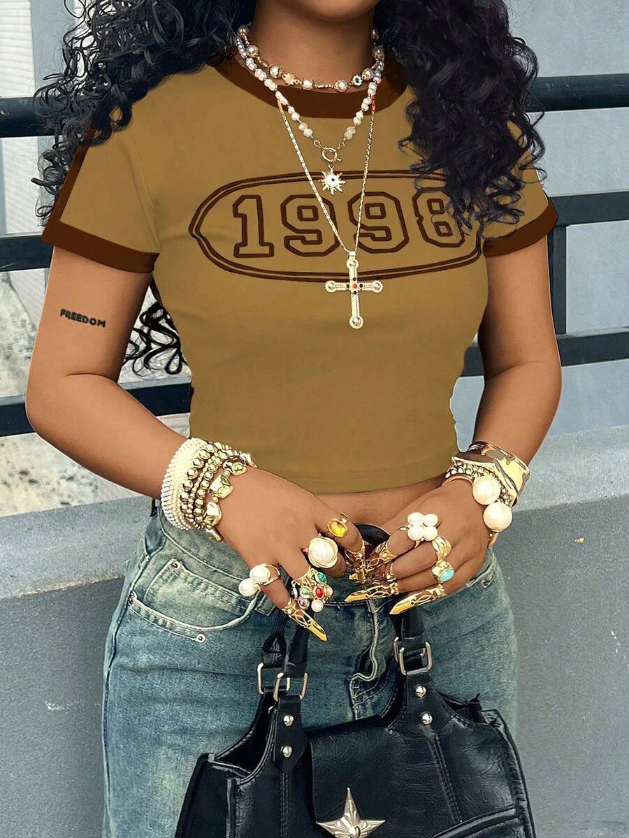 Rovax Áo thun ôm sát in số viền tương phản dành cho nữ - Cà phê nâu - Xem 1