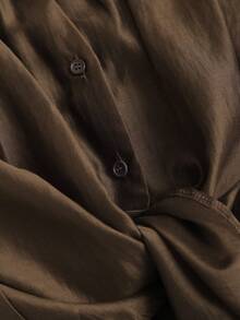 Sweetra 新款V领无袖系带下摆休闲优雅衬衫，轻盈百搭，适合女性办公室穿着，咖啡色，春夏款 - 卡其色 - 查看 6