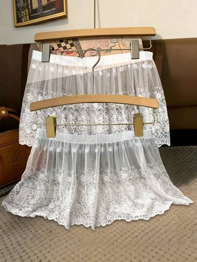 EMERY ROSE Plus Size Summer Street Floral Embroidery Elastic Waist Skirt