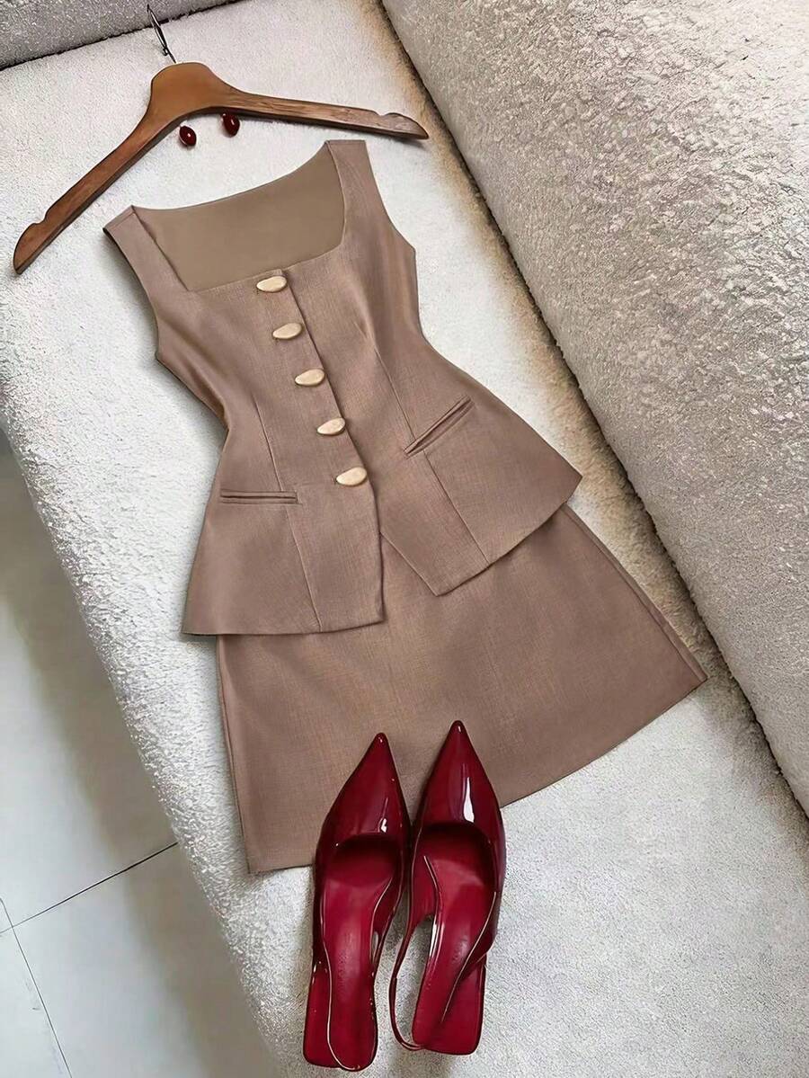 Franclia 两件套：简约休闲通勤套装（背心和裙子） - 卡其色 - 查看 1