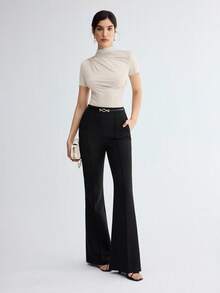 BizChic 女士纯色褶皱优雅短袖T恤，适合办公室、正式场合、通勤、休闲、浪漫、90年代复古风、派对、毕业典礼、婚礼宾客、伴娘、主持人、外出、社交、约会、聚会、音乐会、毕业典礼、早午餐、机场等各种场合。 - 灰色 - 查看 12