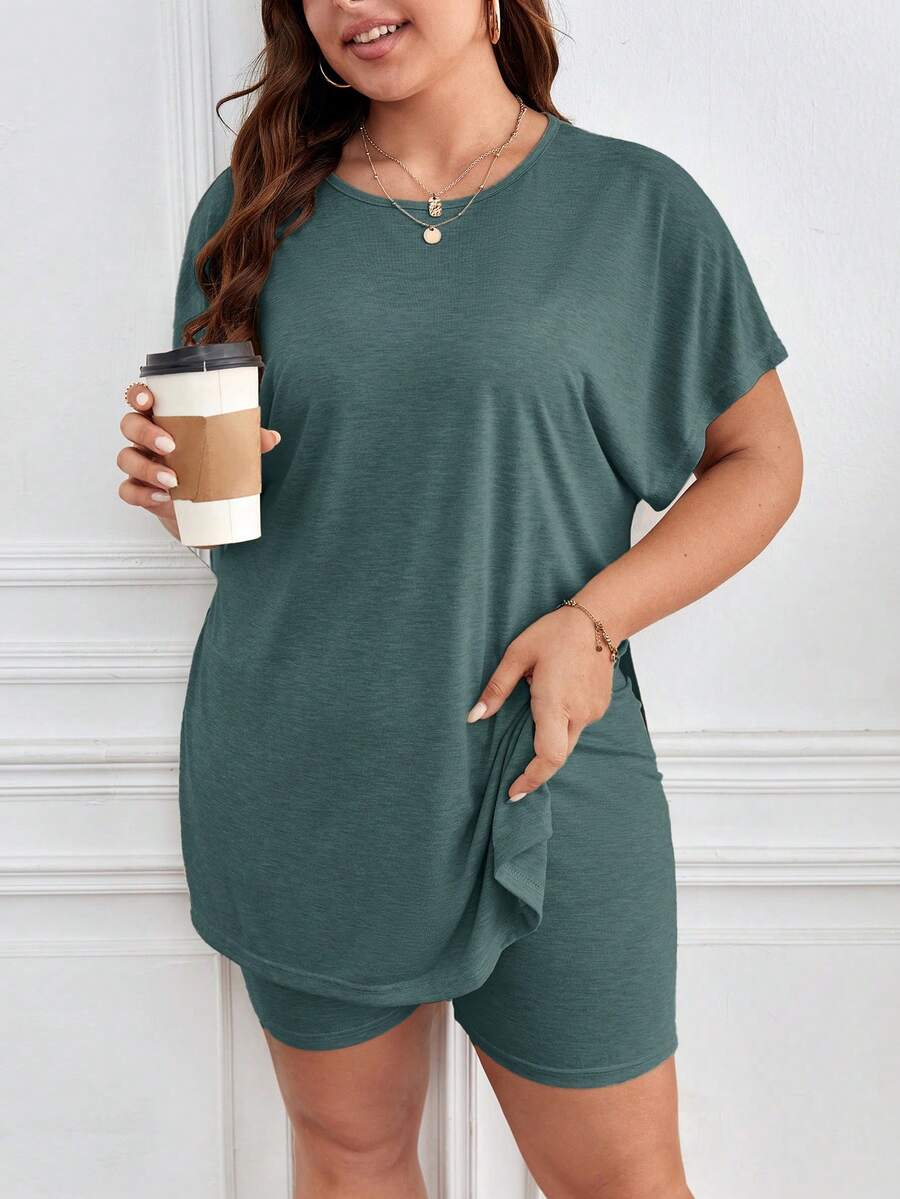 SHEIN Frenchy Plus Size Summer Casual Solid Color Side Slit Short Sleeve T-Shirt And Shorts 2-Piece Set - Dark Green - View 1