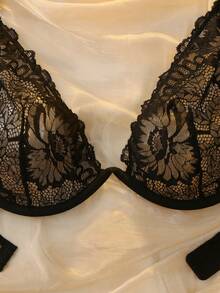 DelicateAllure Plus Size Solid Color Lace Patchwork Bralette Wireless And Adjustable Strap, Lift - Black - View 5