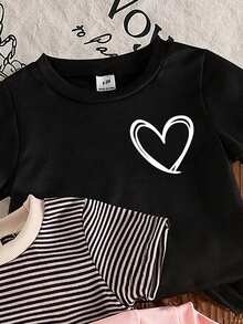 SHEIN 女童休闲百搭爱心标语印花三件套，经典条纹上衣，柔软舒适面料，超值打底套装，春夏日常穿着及户外穿搭的理想之选。 - 彩色 - 查看 3