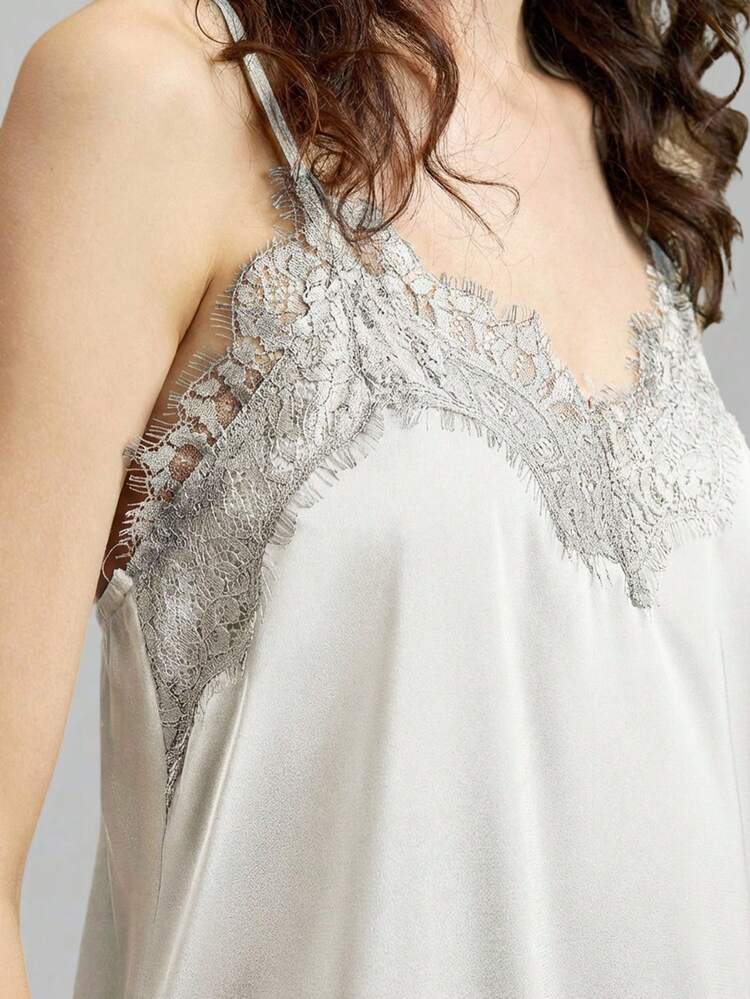 Women's Light Grey Casual Long Cami Tank Top Woven Fabric With Contrast Lace And Spaghetti Strap Neckline All-Season Versatile Modern Urban Fashion Business Casual Women's Wear Office Attire Understated Old-Money Style, Elegant And Sophisticated, High-Quality Commuter And Airport Women's Wear Bohemian Style Vacation Outfits Seaside Women's Clothing, Country Music Concert Style, Western Style Clothing, Nomadic Casual Fashion Boho