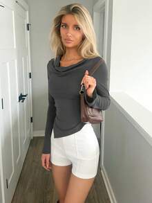 Sydney Algeri 垂坠领口露肩不对称下摆针织 T 恤 - 深灰色 - 查看 5