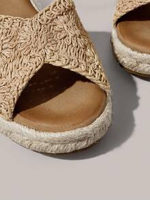Styleloop Giày sandal đế xuồng cao gót cho nữ, chất liệu vải dệt rỗng, gót dây thừng, phụ kiện không thể thiếu cho kỳ nghỉ, phong cách bohemian, lễ hội âm nhạc, trang phục dự tiệc, phong cách retro Mỹ, trang phục đi nghỉ mát, đồ dùng cần thiết khi đi du lịch. - Màu be - Xem 4