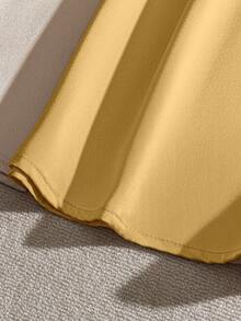 SHEIN LUNE Falda A-Line con decoración de cinturón de metal con acabado de satén elegante para mujer - Amarillo - Ver 4