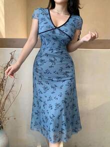 DAZY Đầm nữ dài ngang gối cổ chữ V phối màu hoa nhí, thích hợp cho lễ Phục Sinh. - Màu xanh lam - Xem 11