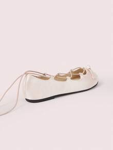 CUCCOO DOLLMOD Giày bệt màu hồng nhạt bằng satin thắt nơ, kiểu giày búp bê tiện dụng, mang đến vẻ đẹp dịu dàng, thoải mái và đa năng cho nữ. - Hồng - Xem 3