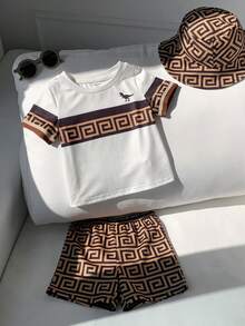 SHEIN 3件套男女宝宝休闲校园风撞色短袖T恤、针织衫、短裤和遮阳帽套装，男宝宝服装套装，街头服饰 - 卡其色 - 查看 7