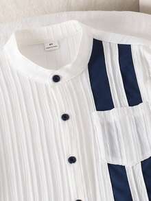 SHEIN Mirajuku Bộ 3 món cho bé trai tuổi thiếu niên: Áo sơ mi trắng phối họa tiết hoa tương phản, quần trắng ống rộng phối họa tiết tương phản và khăn quàng cổ. - Màu xanh hải quân - Xem 7