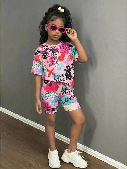 Bộ đồ mùa hè cho bé gái, kiểu dáng thường ngày, in họa tiết tie-dye, gồm áo thun ngắn tay và quần short, phong cách bohemian, thể thao, phù hợp cho lễ hội âm nhạc và trở lại trường học.