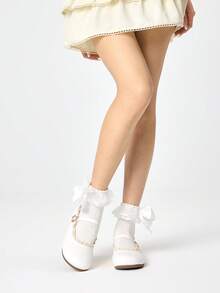 ROMWE Kawaii Giày Mary Jane mũi vuông màu đen, chi tiết khóa dây chéo, đế mềm, thiết kế nơ, phù hợp với váy, giày bệt công sở cho nữ. - Ánh sáng màu be - Xem 2