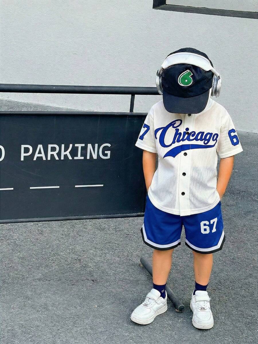 SHEIN 两件装男童休闲运动学院风可爱度假开衫棒球夹克套装，包含一件衬衫和一条短裤，适合儿童穿着，适合男童返校季穿着，也适合生日派对、晚宴、演出、婚礼、洗礼、开幕式等场合，日常穿着舒适，适合上学、旅行、运动，适合春夏季节。 - 彩色 - 查看 1