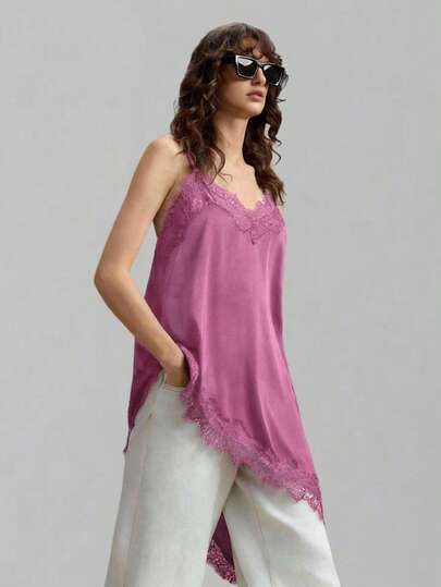 Ontre Blusa de mujer con tela de satén charmeuse elástica y cómoda, con tirantes finos, silueta ajustada, detalle de encaje, diseño de bajo asimétrico, estilo casual urbano moderno para oficina, elegante y sofisticado, inspirado en el estilo callejero