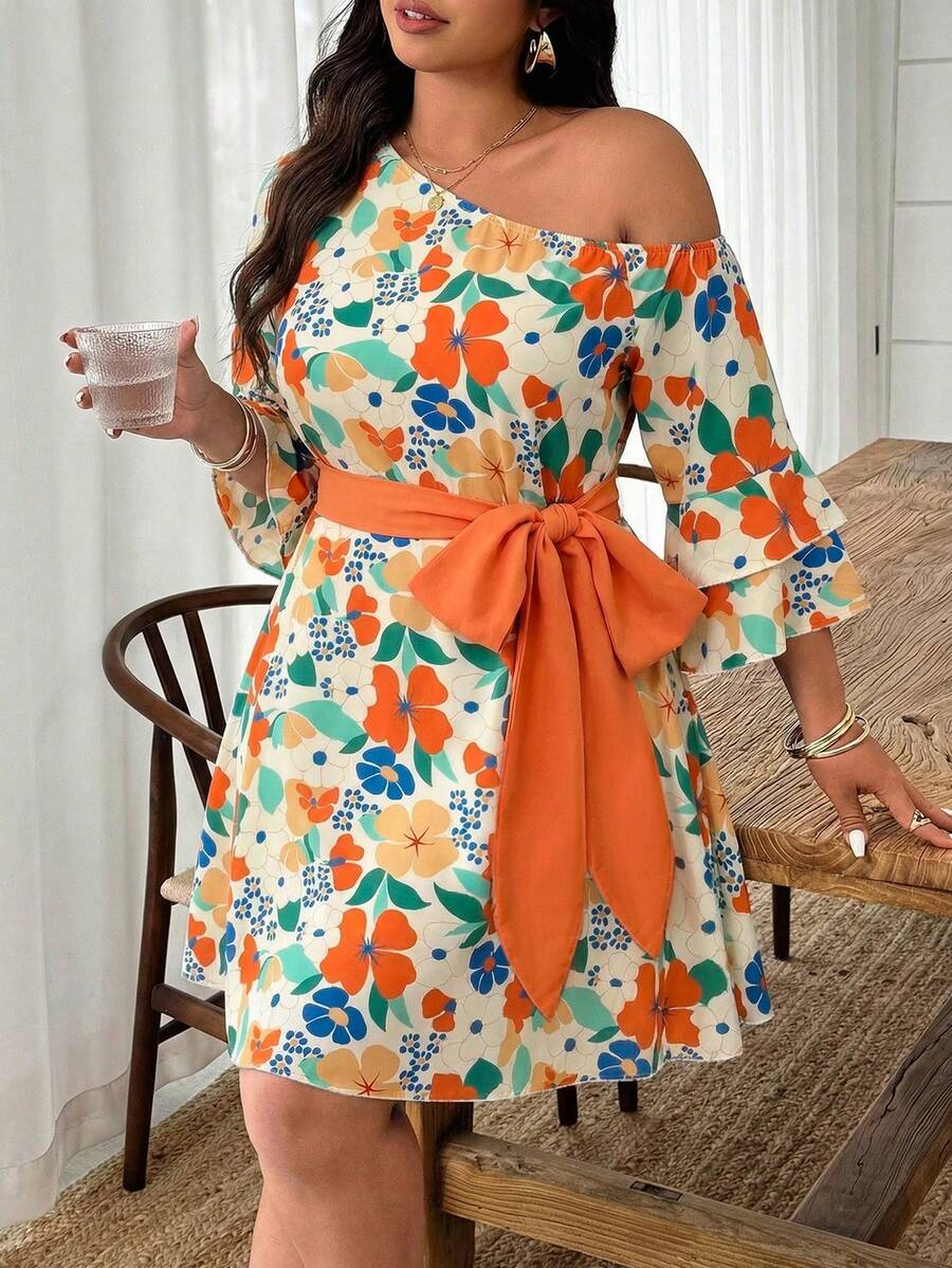 Weeklong Vestido bohemio de vacaciones mini con cuello asimétrico, manga con volantes y estampado floral naranja para tallas grandes - Multicolor - Ver 1