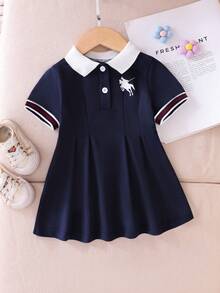 SHEIN فستان أبيض كاجوال للبنات الصغيرات، طوق وأساو...