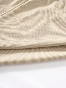 SHEIN Unity Bộ đồ nữ gồm áo liền quần cổ tròn in chữ và quần short cạp chun, kiểu dáng thường ngày, gồm 2 món. - Màu be - Xem 5