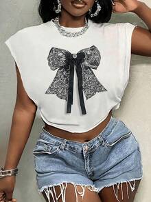 SHEIN Slayr Nueva camiseta blanca de manga corta, cuello redondo, ajustada, con estampado de lazo de encaje, de estilo lindo y sexy para uso diario y citas - Blanco - Ver 1