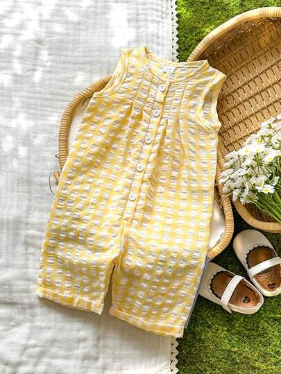 SHEIN Babygirls Summer Dreamy Choice Sleeveless Light Purple & White Plaid Romper, Soft And Sweet Light Purple Tone, Fresh Pastoral Style, Classic Plaid Pattern Adds Playfulness, Slim Fit Highlights Cute Charm. Suitable For Outings, Photo Shoots, Casual Home Play, Outdoor Sports, And Joyful Parties, Turning Your Baby Into A Fashionable Little Sweetheart.