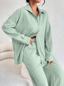 EMERY ROSE Conjunto casual de 2 piezas de blusa de manga larga con botones delanteros de unicolor y pantalones con bolsillos en diagonal para mujer - verde menta - Ver 5