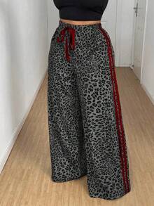 SHEIN CURVE+ 2025新款女士加大码休闲豹纹撞色腰带蝴蝶结直筒裤，时尚百搭 - 彩色 - 查看 3