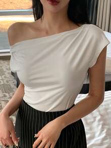 DAZY Women's Solid Color Ruched Slim Fit Casual Short Sleeve T-Shirt - White - View 5